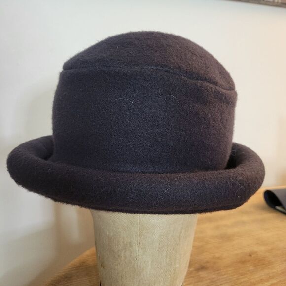 Black Fleece Rolled Brim Hat - Picture 2 of 7